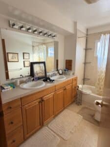 9308F4DD-D810-4E87-8430-DD9997563E68