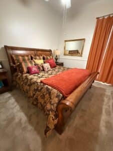 05-sleigh-bed-bedroom