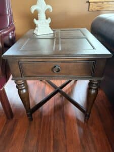 Dark-Wood-End-Table