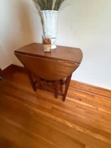 Drop-Leaf-Side-Table