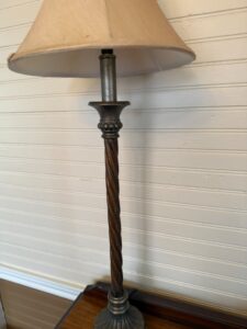 Twisted-Column-Lamp