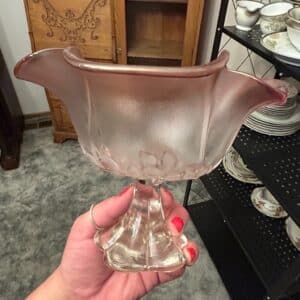 Mikasa-Rosella-Pink-Frosted-Glass-Footed-Bowl-second-image-2