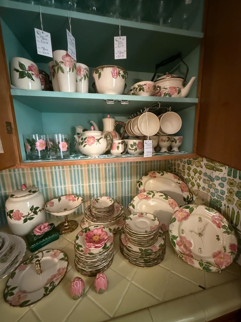 Blue Moon Estate Sale – Calvert Tx