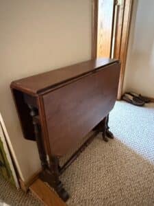 Antique-Oak-Gateleg-Drop-Leaf-Table