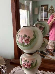Victorian-Gone-With-The-Wind-Hand-Painted-Oil-Lamp-with-Floral-Motif