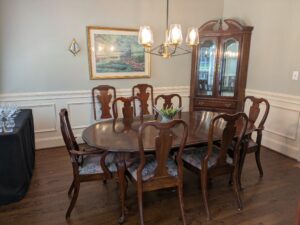 Horseshoe Bend in Roswell Estate Sale Extravaganza!