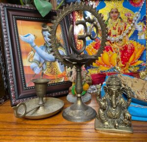 Brass-Hindu-Deities-Figurines-Ganesha-Lakshmi-Om-Diya-Lamp-and-Candlestick