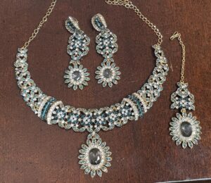 Indian-Bridal-Jewelry-Set-with-Necklace-Earrings-and-Tikka-Teal-and-Smoky-Grey-Stones