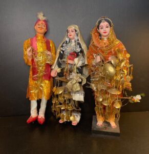 Indian-Wedding-Dolls-Bride-and-Groom-with-Attendant