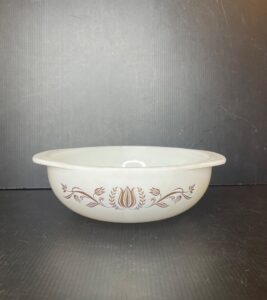 Pyrex-Golden-Tulip-Casserole-Dish