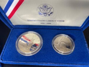 S-Statue-of-Liberty-Coin-Silver-Proof-Set-second-image