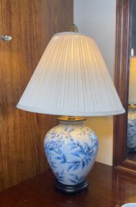 Vintage-Blue-and-White-Chinoiserie-Porcelain-Ginger-Jar-Lamp
