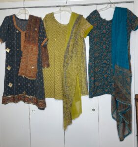 Womens-Indian-Salwar-Kameez-Outfits