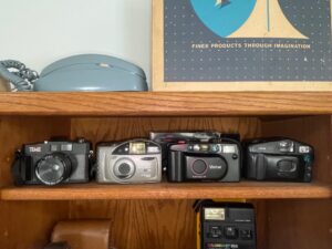 Assorted-mm-Point-and-Shoot-Cameras-Vivitar-Canon-and-TIME