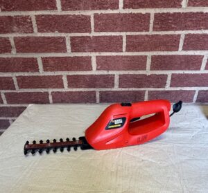Black-Decker-V-Cordless-Hedge-Trimmer