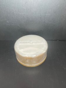 JAFRA-Gardenia-Blossom-Body-Powder