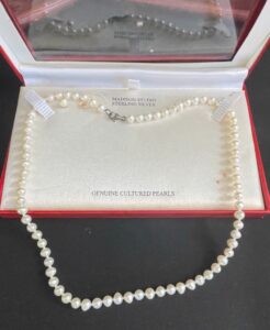 Madison-Studio-Cultured-Pearl-Necklace-with-Sterling-Silver-Clasp