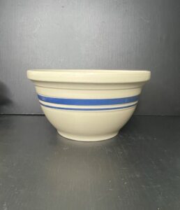 Ohio-Stoneware-Dominion-Blue-Stripe-Mixing-Bowl