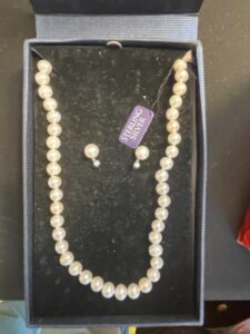 Pearl-Necklace-and-Earrings-Set