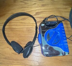 Portable-Cassette-Player-and-Radio-with-Headphones