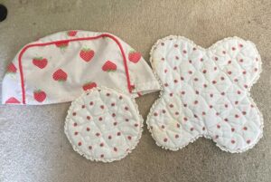 Strawberry-Print-Toaster-Cover-and-Pot-Holders