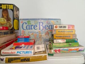 Vintage-Board-Games-and-Educational-Flash-Cards-Assortment