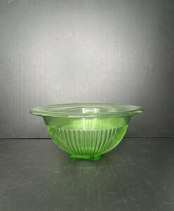 Vintage-Uranium-Glass-Ribbed-Mixing-Bowl