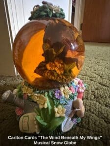 Carlton-Cards-The-Wind-Beneath-My-Wings-Musical-Snow-Globe-1