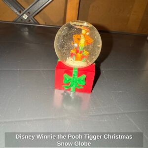 Disney-Winnie-the-Pooh-Tigger-Christmas-Snow-Globe