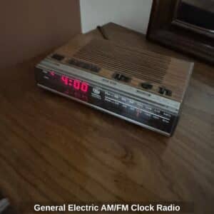 General-Electric-AM-or-FM-Clock-Radio-2-1