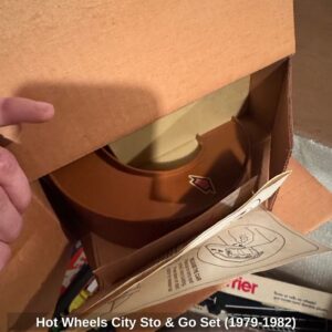 Hot-Wheels-City-Sto-Go-Set-1-1