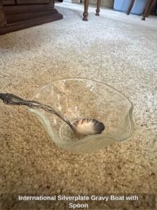 International-Silverplate-Gravy-Boat-with-Spoon-1