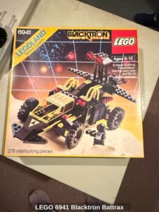 LEGO-Blacktron-Battrax-1