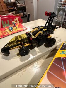 LEGO-Blacktron-Battrax-second-image-1