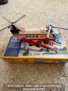 LEGO-Classic-Town-Light-Sound-Rescue-Helicopter-1-1
