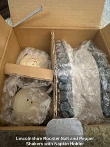 Lincolnshire-Rooster-Salt-and-Pepper-Shakers-with-Napkin-Holder-1