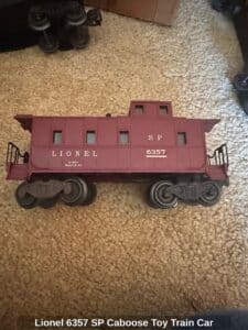 Lionel-SP-Caboose-Toy-Train-Car-1