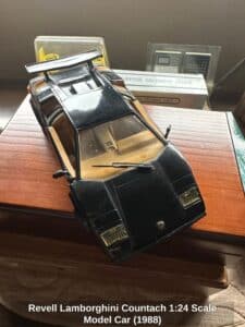 Revell-Lamborghini-Countach-Scale-Model-Car-