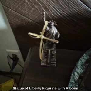 Statue-of-Liberty-Figurine-with-Ribbon