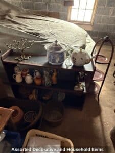 Assorted-Decorative-and-Household-Items-fifth-image