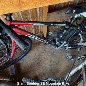 Giant-Boulder-SE-Mountain-Bike-1
