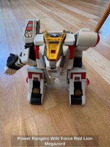 Power-Rangers-Wild-Force-Red-Lion-Megazord-1