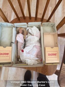Vintage-Skipper-Barbies-Little-Sister-Carrying-Case-second-image-1