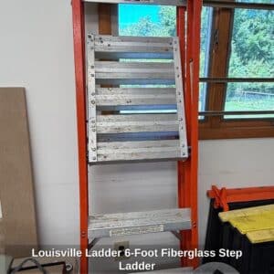 Louisville-Ladder-Foot-Fiberglass-Step-Ladder