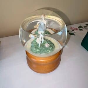 Ballerina-Musical-Snow-Globe