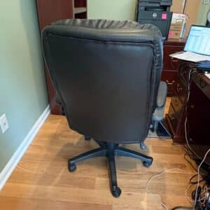 Black-Faux-Leather-Executive-Office-Chair-with-Layered-Padding-third-image