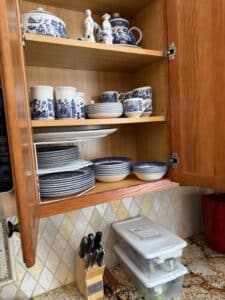 Blue-Willow-Pattern-Dinnerware-Set