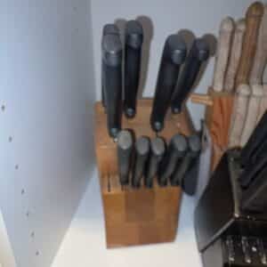 Chicago-Cutlery-Block-Knives-Scissors-Steak-Paring-Serrated-Black-Handles-second-image