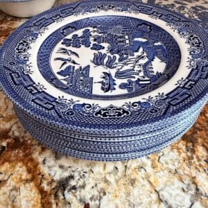 Churchill-Blue-Willow-Dinner-Plates