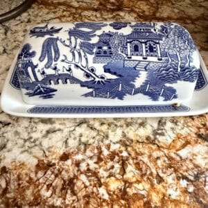 Churchill-Blue-Willow-Georgian-Shape-Butter-Dish